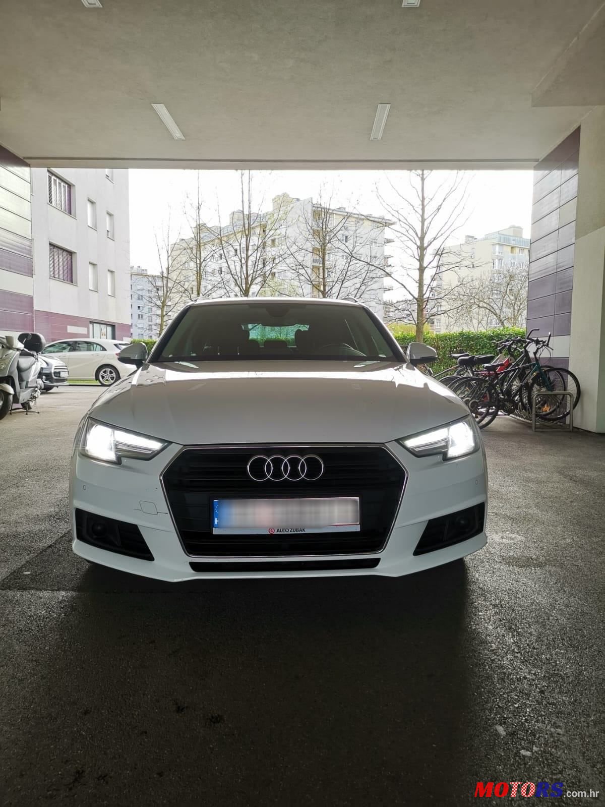 2017' Audi A4 Avant photo #6