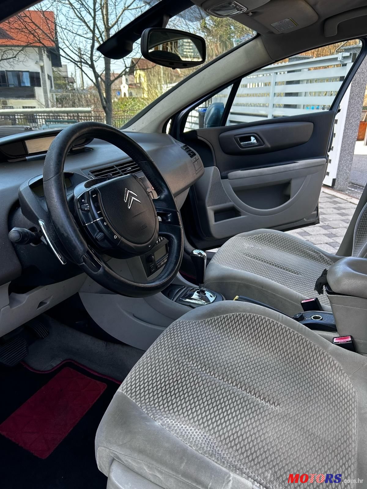 2006' Citroen C4 1.6 Hdi photo #6