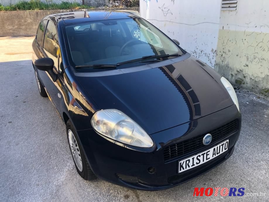 2010' Fiat Grande Punto photo #2