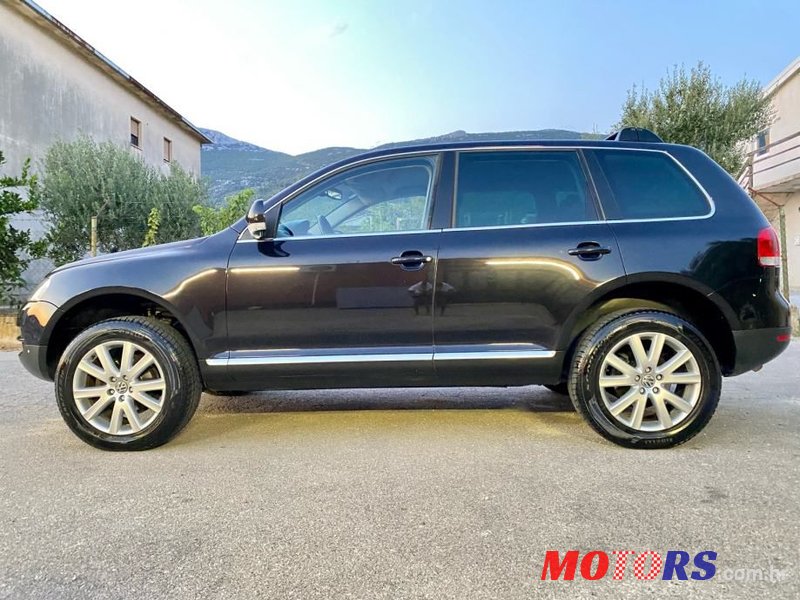 2006' Volkswagen Touareg photo #5