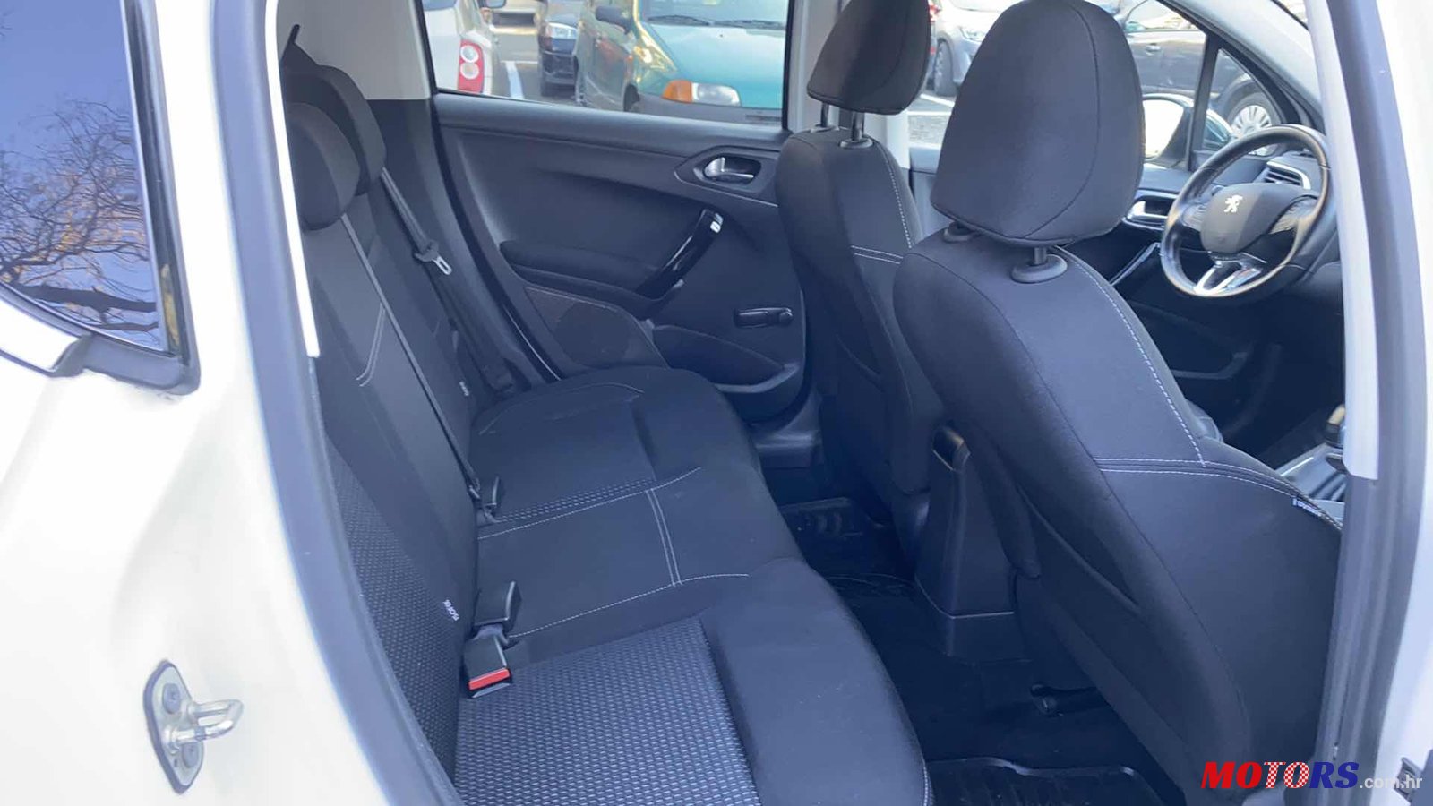 2015' Peugeot 208 Allure, 1.2 Puretech, 81 kw photo #6