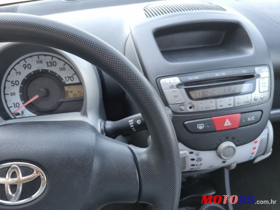 2011' Toyota Aygo photo #1