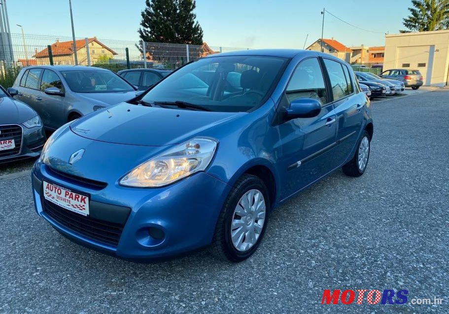 2011' Renault Clio 1,5 Dci photo #1