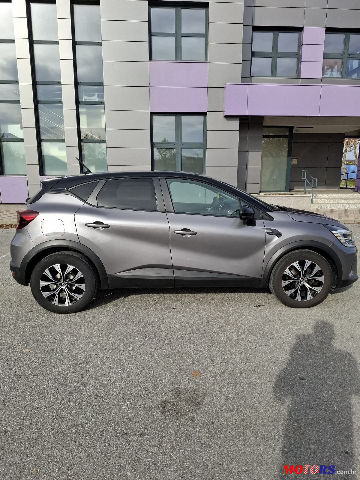 2022' Renault Captur Tce photo #3