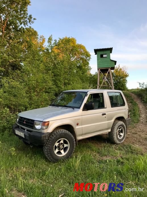 2000' Mitsubishi Pajero 2,5 Gl Young photo #2
