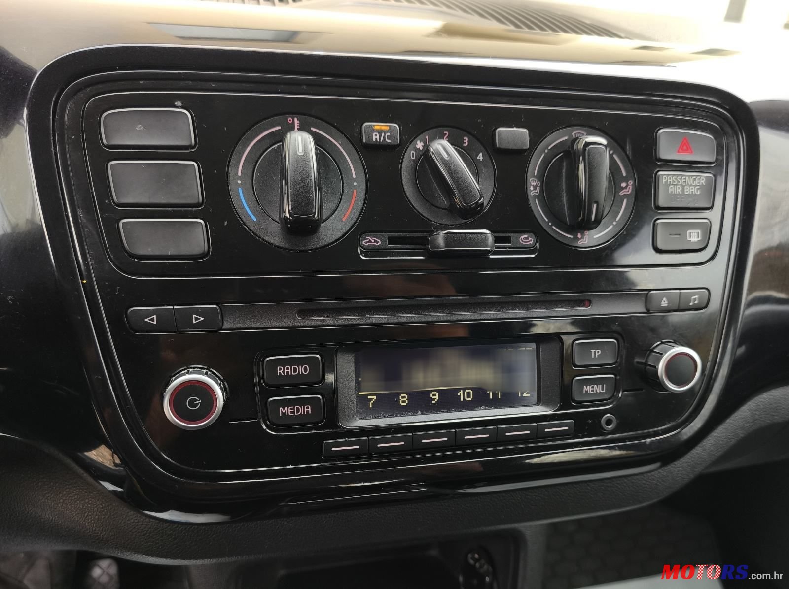 2015' Volkswagen Up! 1,0 Up! Asg photo #5