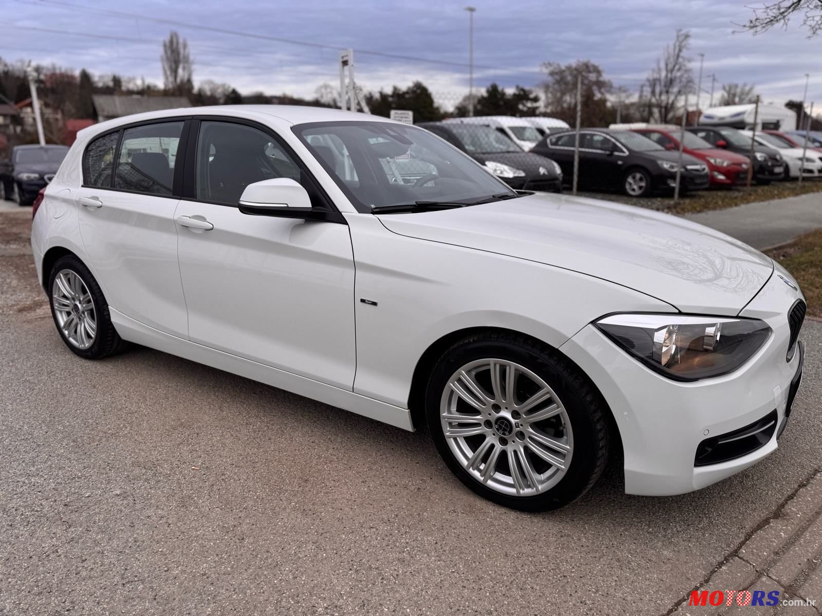 2012' BMW Serija 1 116I Sport photo #3