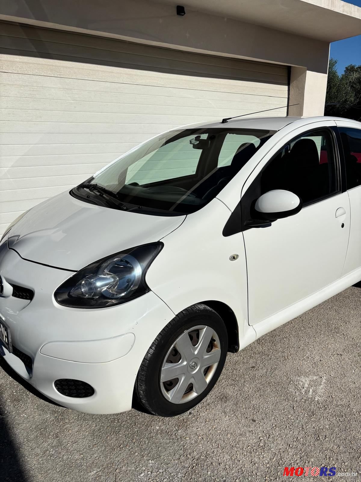 2012' Toyota Aygo 1,0 Vvt-I photo #2