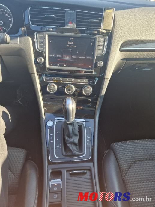 2014' Volkswagen Golf 7 Variant photo #3