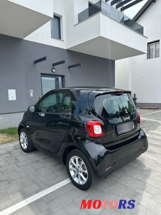 2019' Smart Fortwo photo #3
