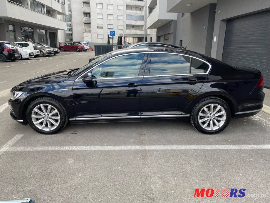 2016' Volkswagen Passat photo #4