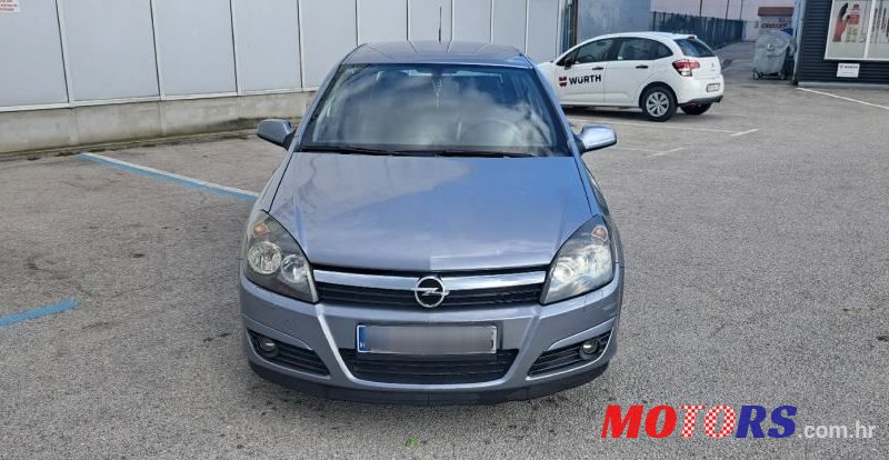 2004' Opel Astra 1,7 Cdti photo #2