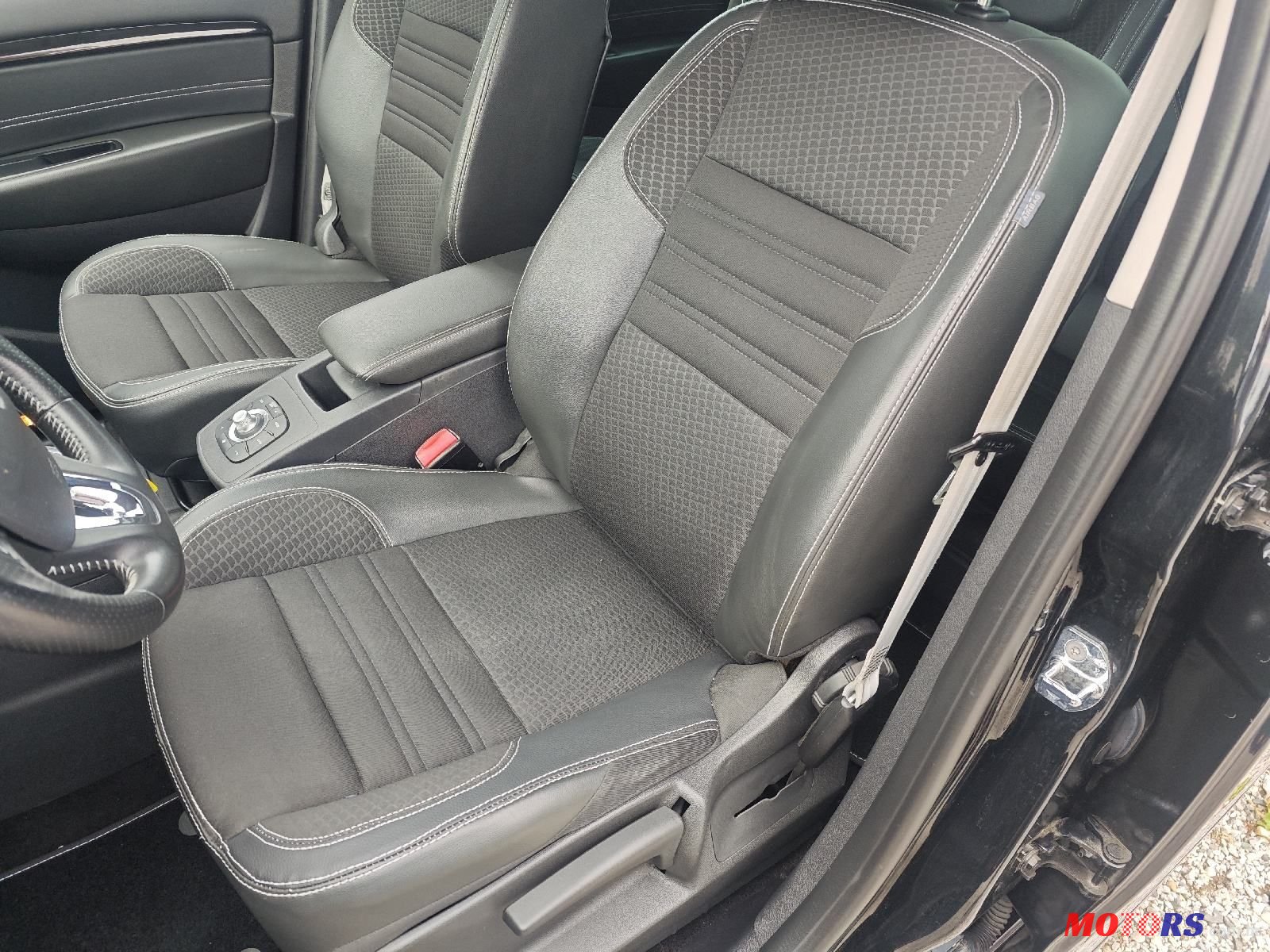 2015' Renault Scenic Dci 130 photo #3