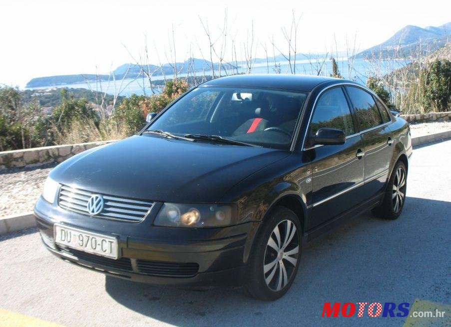 1997' Volkswagen Passat 1,6 photo #1