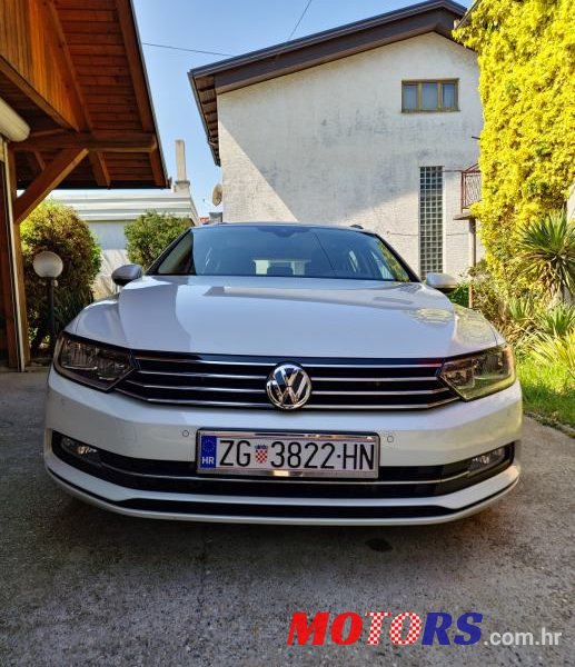 2016' Volkswagen Passat photo #2