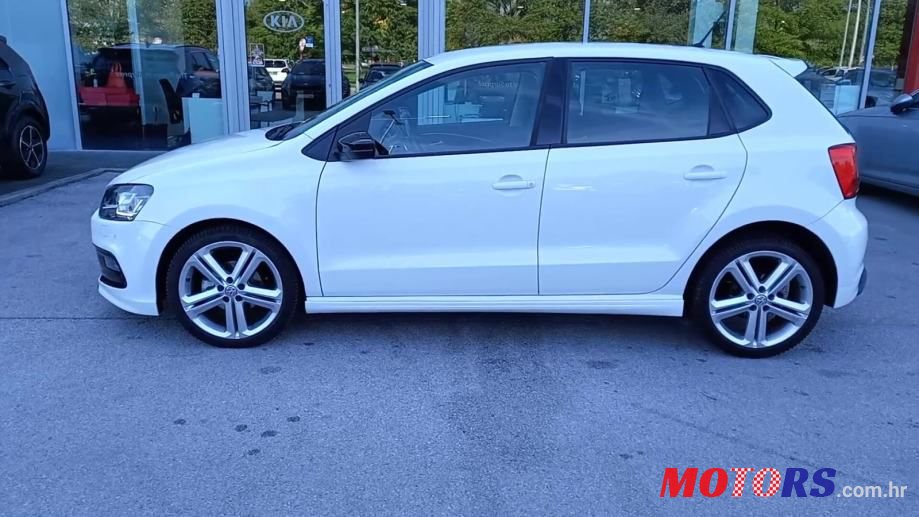 2017' Volkswagen Polo photo #4