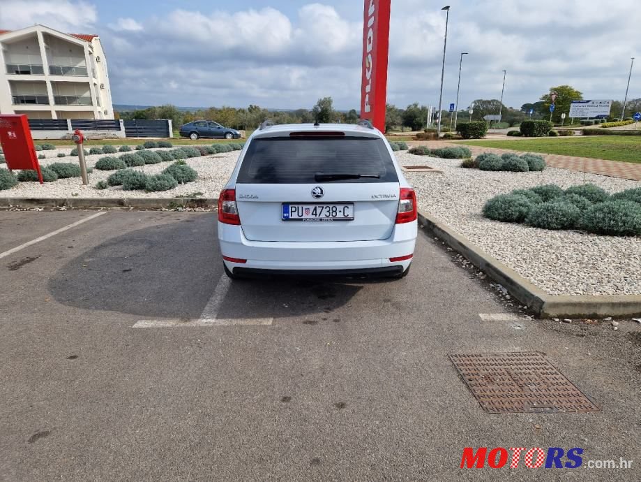 2018' Skoda Octavia Combi photo #5