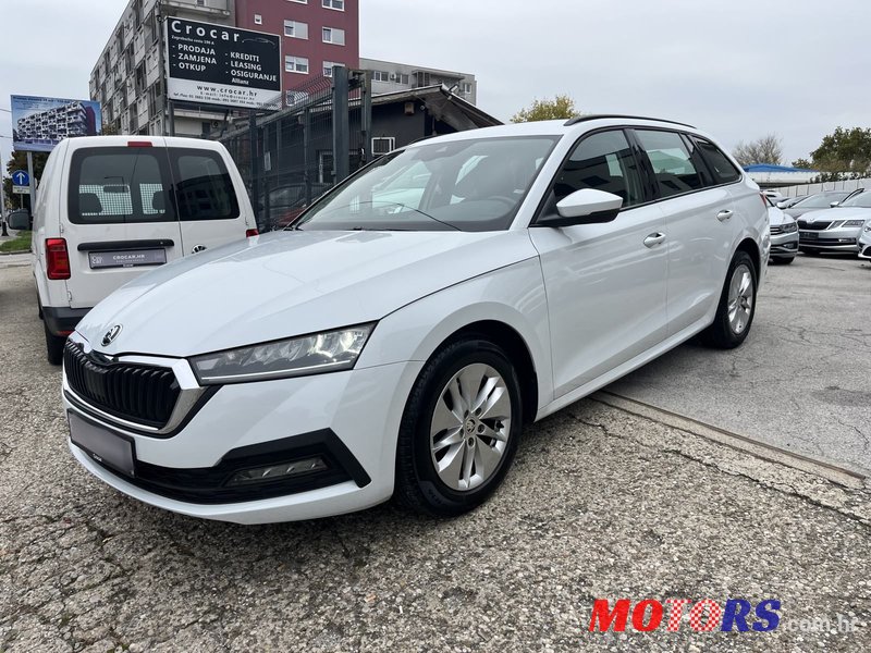 2020' Skoda Octavia Combi photo #3