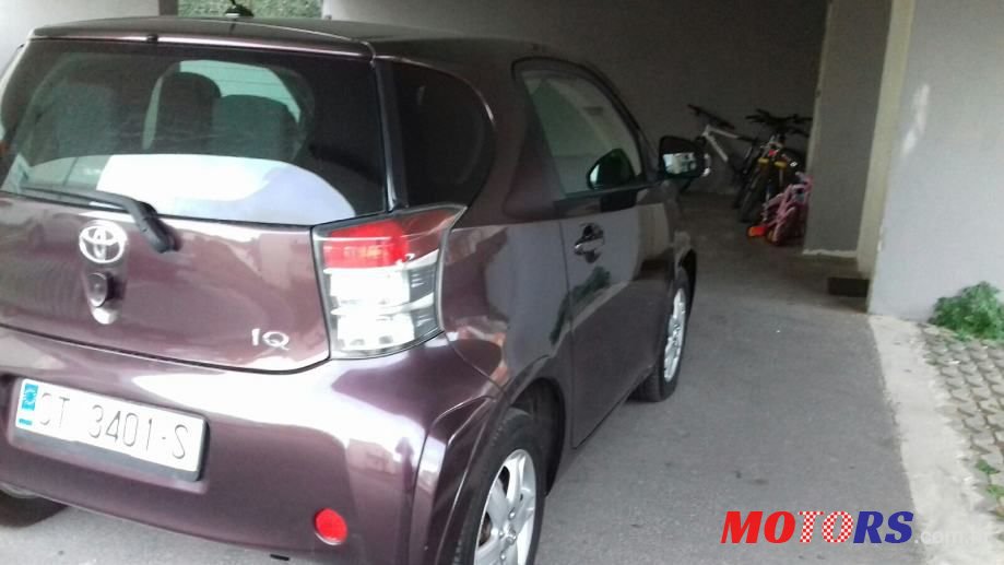 2010' Toyota iQ 1,0 Vvt-I photo #3