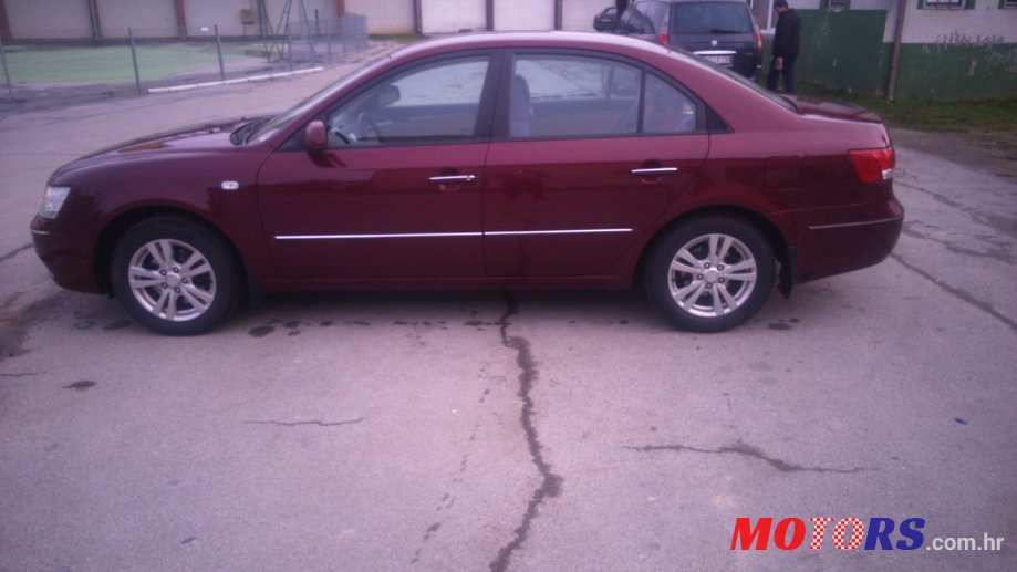 2008' Hyundai Sonata photo #2
