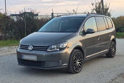 2011' Volkswagen Touran 1,6 Tdi