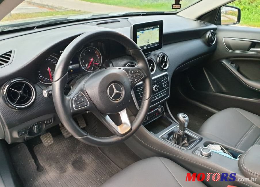 2017' Mercedes-Benz A-Klasa A 180 photo #1