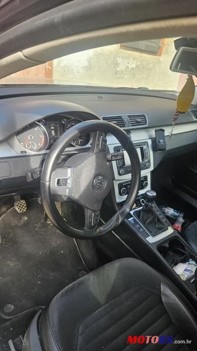 2012' Volkswagen Passat Variant photo #6