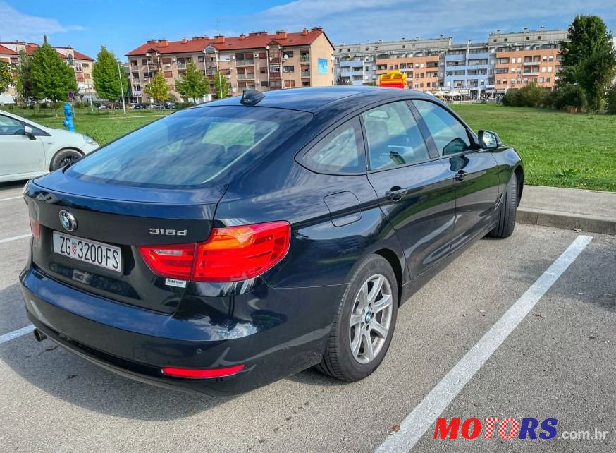 2013' BMW Serija 3 318D photo #6