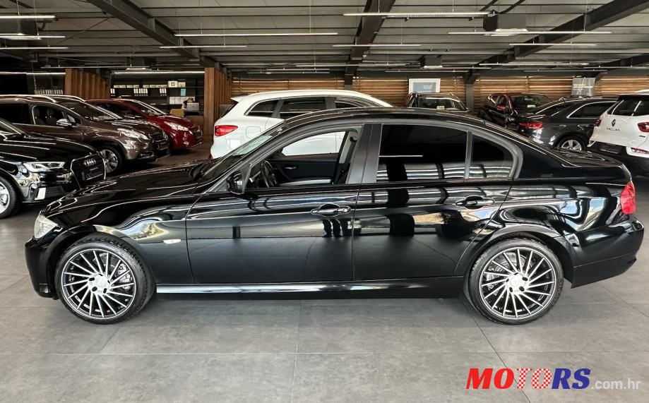 2011' BMW Serija 3 318D photo #3