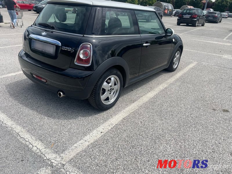 2010' MINI Cooper Cooper D photo #4