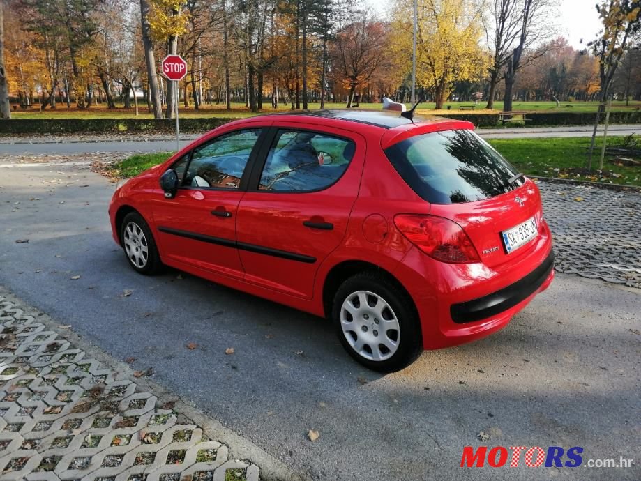 2007' Peugeot 207 1,4 photo #1
