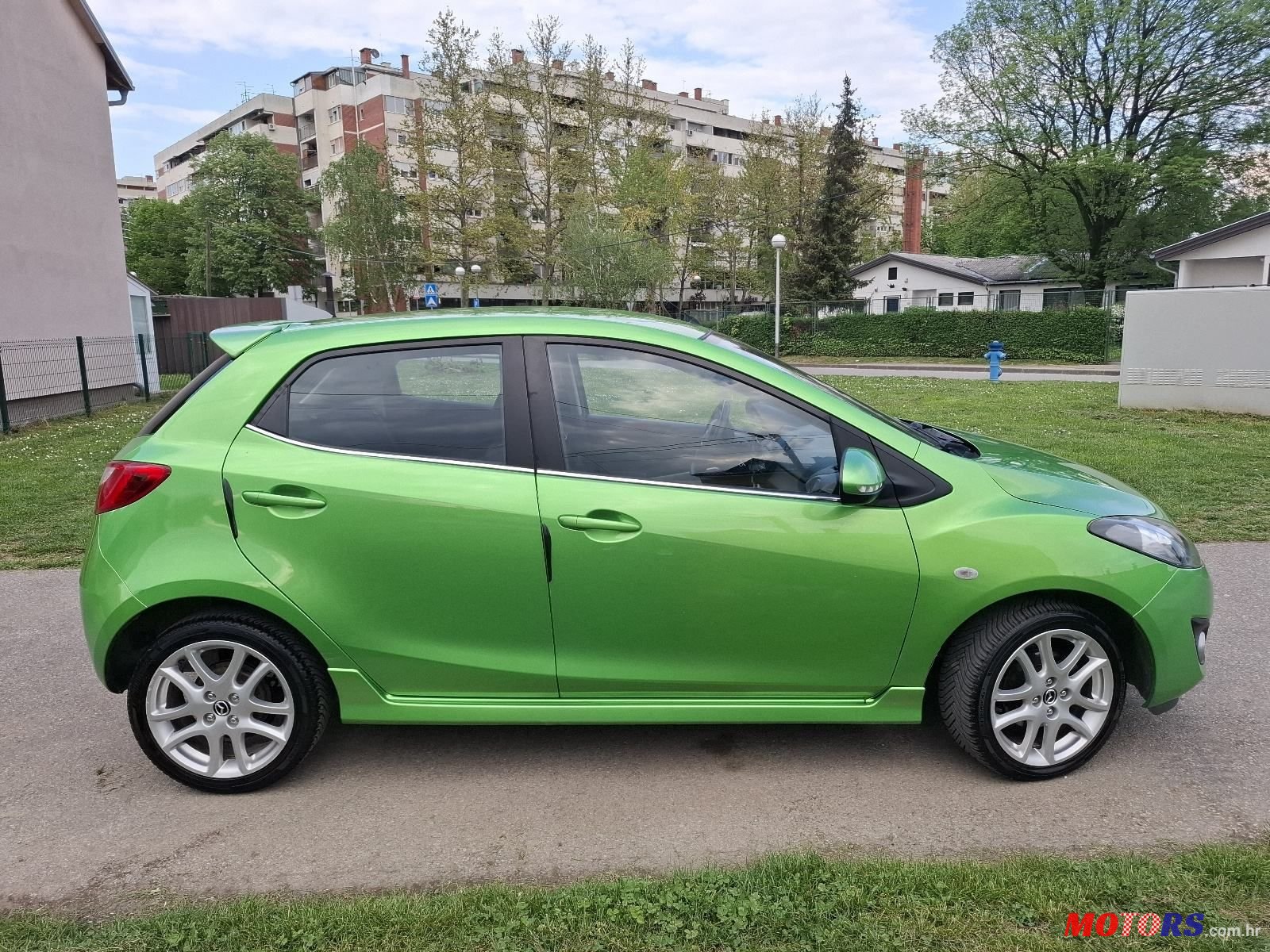2013' Mazda 2 2 Cd95 photo #2