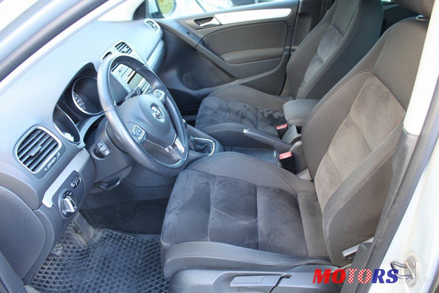 2009' Volkswagen Golf VI photo #3