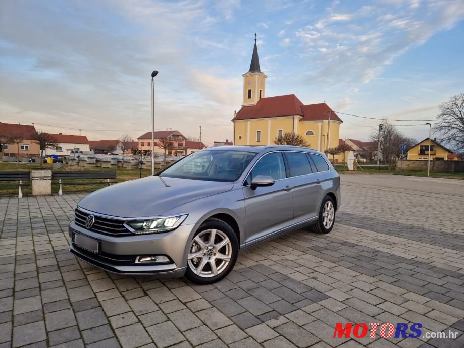 2017' Volkswagen Passat Variant photo #2