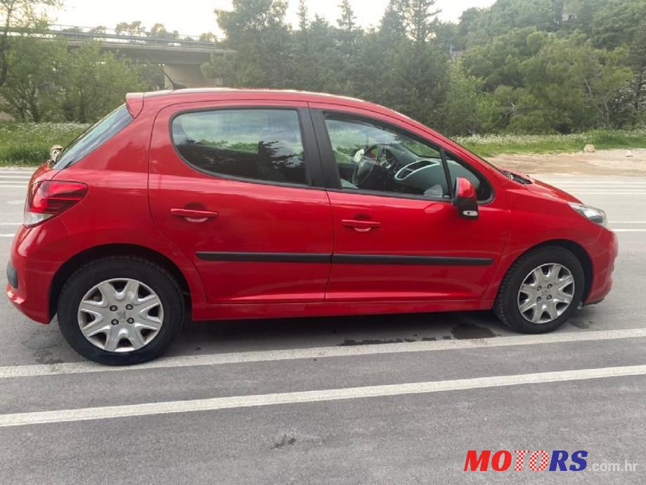 2009' Peugeot 207 1,4 photo #5