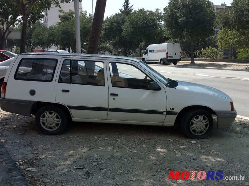 1991' Opel Kadett Karavan photo #3