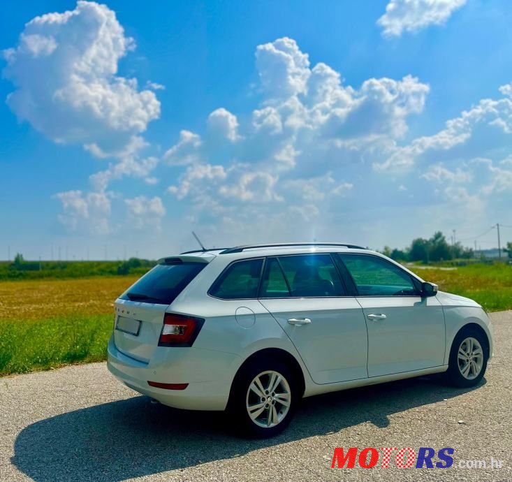 2021' Skoda Fabia Combi photo #4
