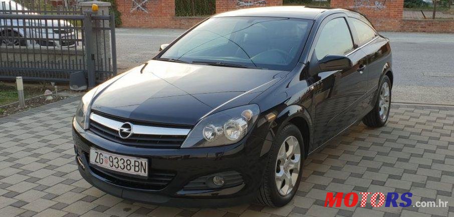 2006' Opel Astra Coupe photo #1
