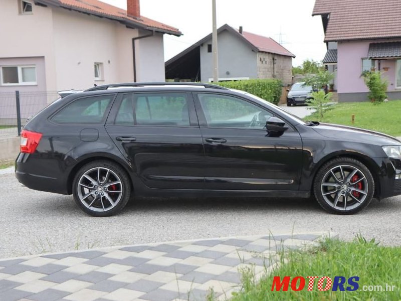 2014' Skoda Octavia Combi photo #3