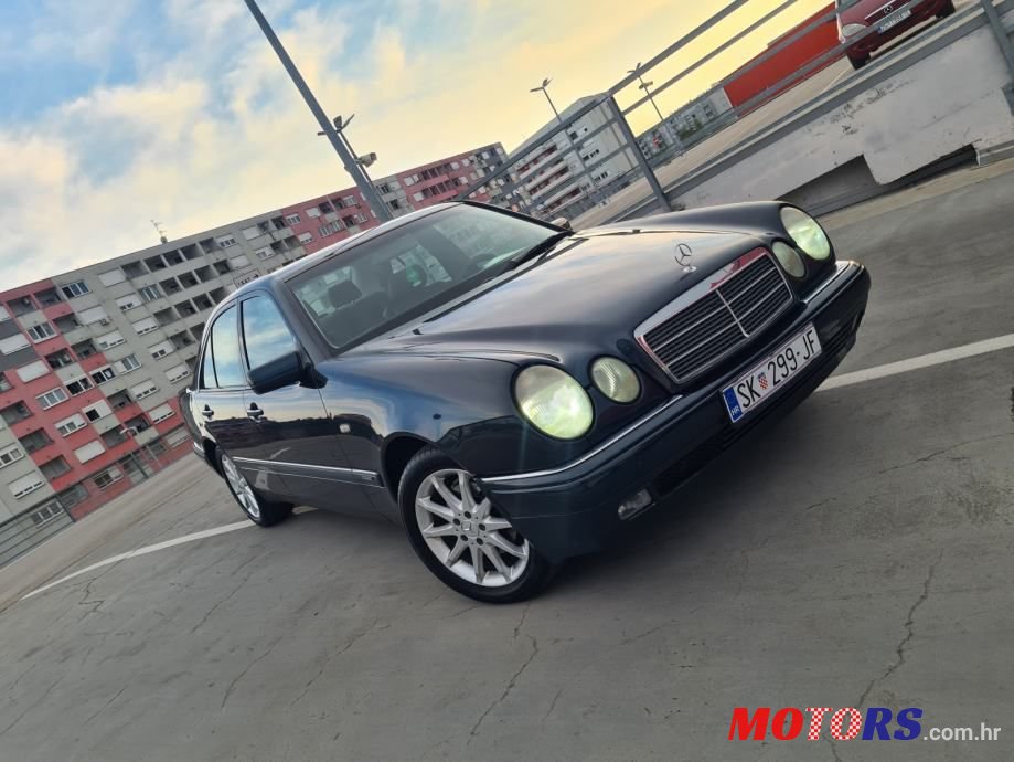 1998' Mercedes-Benz E-Klasa 280 photo #1