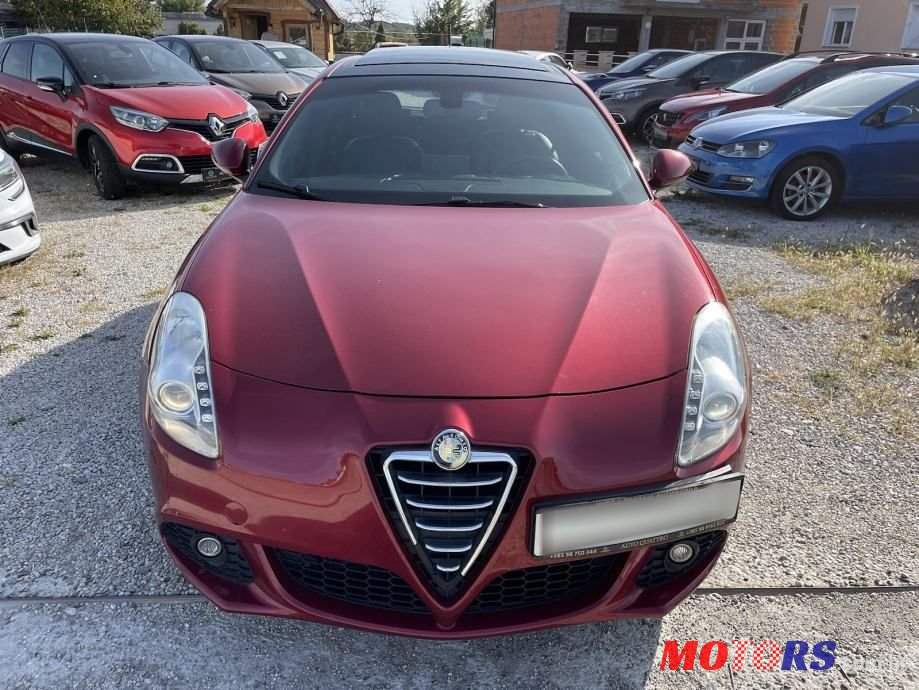 2011' Alfa Romeo Giulietta 2,0 photo #2