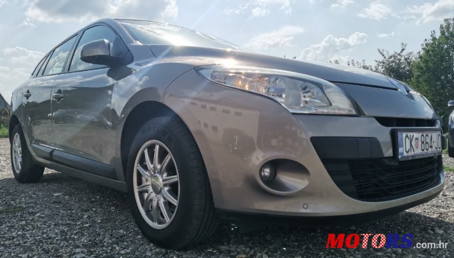 2010' Renault Megane Grandtour 1,5 Dci Edc photo #1