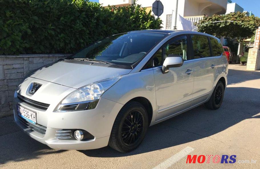 2010' Peugeot 5008 2,0 Hdi photo #1