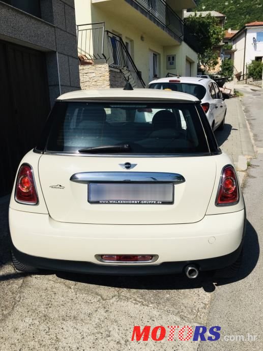 2011' MINI Cooper D photo #1