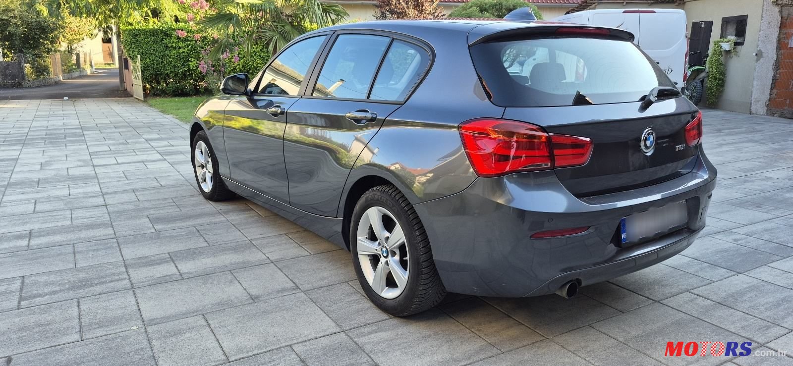 2016' BMW Serija 1 116I photo #4