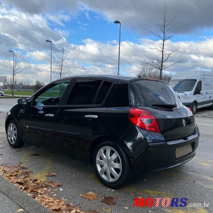 2008' Renault Clio 1,5 Dci photo #4