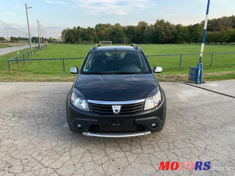 2010' Dacia Sandero 1,5 Dci photo #2