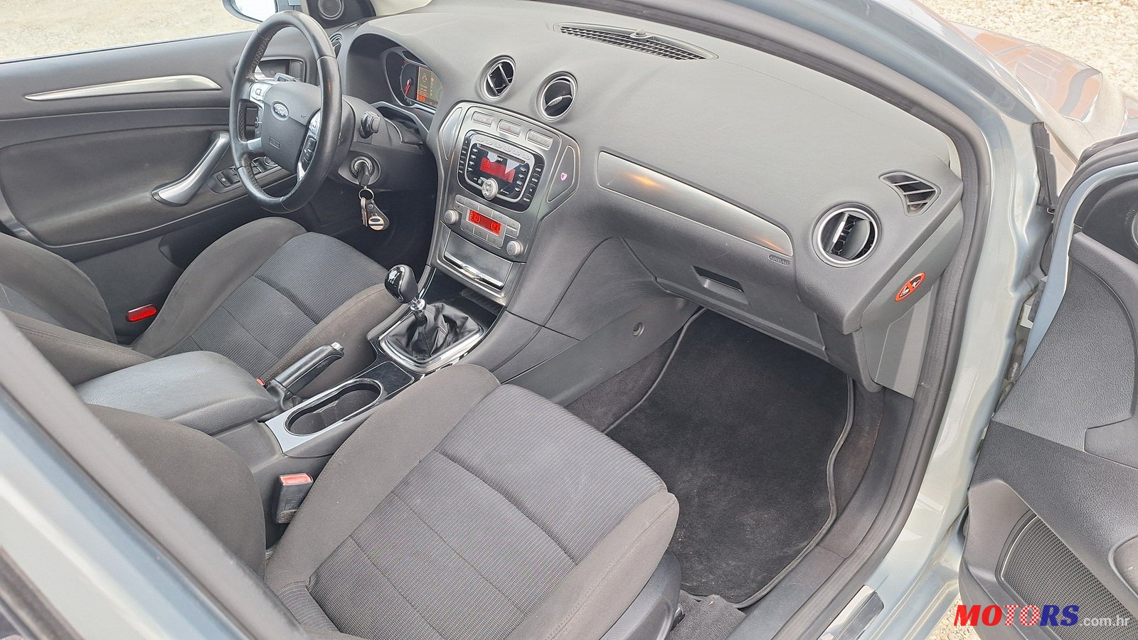 2009' Ford Mondeo 2.0 tdci 104kw Titanium photo #6