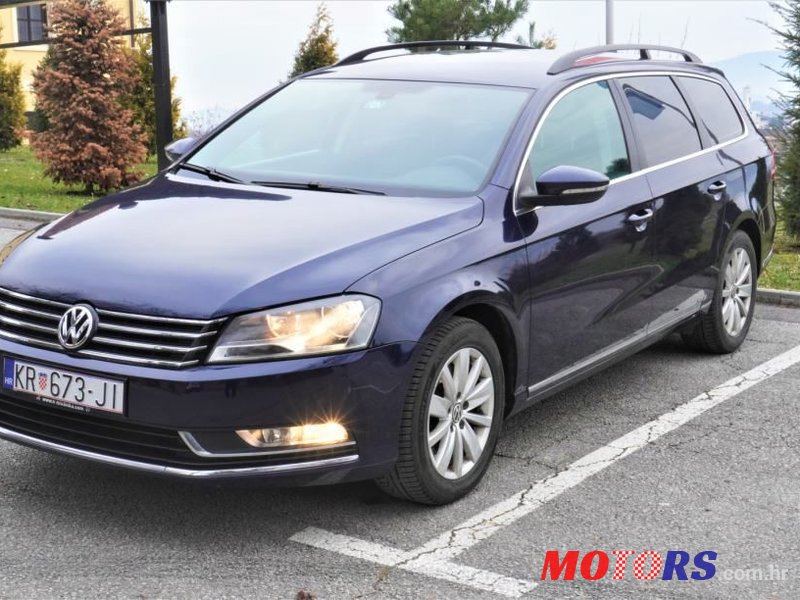 2011' Volkswagen Passat Variant photo #5