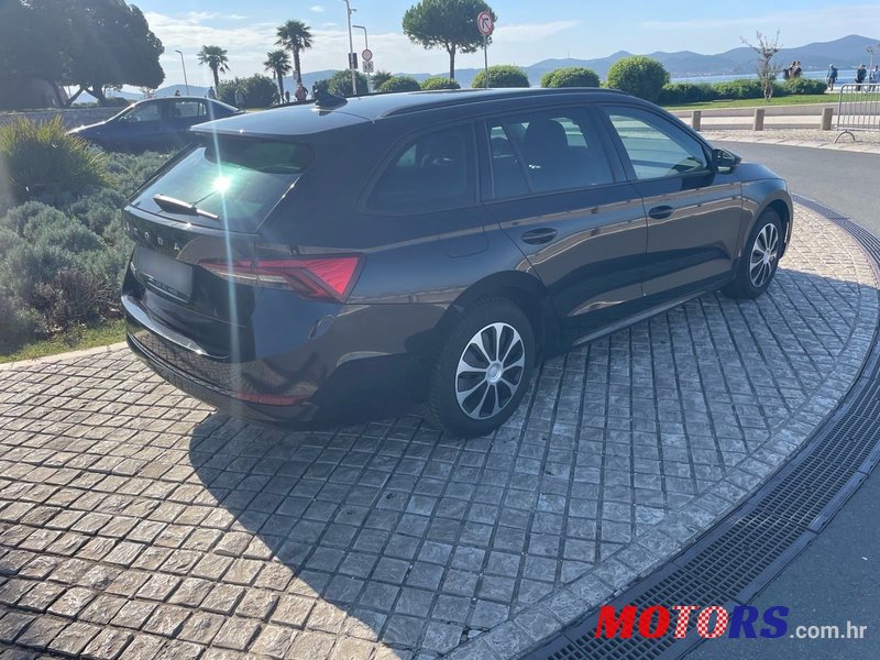 2020' Skoda Octavia Combi photo #5